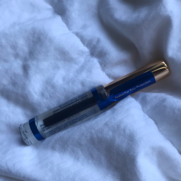 Glossy Gloss - Picture 2 of 3